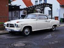 Borgward Isabella Coup, Bj. 1959, 60PS und viel Chrom. 51 Jahre alt und immer noch eine Schnheit. Gesehen am 03.11.2010 in Aachen.