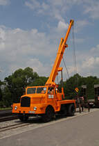 ADK 63-2 Baujahr 1973 wurde im gleichen Jahr beim VEB Verkehrs- und Tiefbaukombinat Dresden in Dienst gestellt. Seit Juni 2004 in Privatbesitz, ist er heute wieder voll einsatzfhig. Hier ausgestellt zum Oldtimertreffen 2010 in Steinbach.