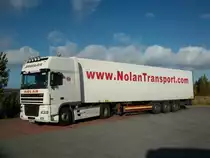 Dieser DAF-Sattelzug stand am 22.Oktober 2010 auf einem Parkplatz in Bergen/R�gen.