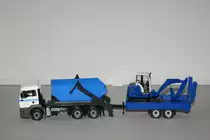 Absetzkipper MAN TGA M mit Mini-Bagger m. Hydraulikhammer auf Tandemtrailer 