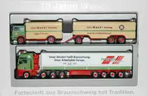 Set mit zwei Modellen  70 Jahre Wandt  