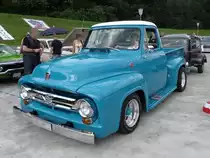 Ford F-100 Pickup Truck der zweiten Generation, gebaut Mitte der 1950er Jahre, auf der US-Car-Show in Grefrath im August 2010.