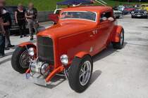 Und noch ein Tief(f)lieger auf der Grefrather Eisbahn. Wenn der Motor nur klein genug ist, geht doch noch eine Haube drber...