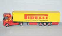 Renault AE Khlkoffer-Sattelzug  Pirelli /Khfuss  