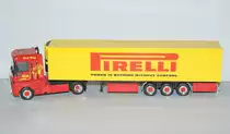 Renault AE K�hlkoffer-Sattelzug  Pirelli /K�hfuss  