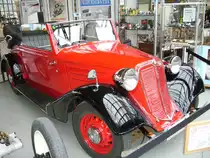 Tatra 75. 1933 - 1942. Dieses mit einem 4-Zylinderboxermotor versehene Modell, lief w�hrend seiner neunj�hrigen Bauzeit 4.501 mal vom Band. Der Motor leistete 30 PS aus 1.688 cm�. D�sseldorfer Meilenwerk.