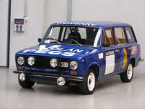 Historischer Lada in historischer  Kleidung . Aufgenommen auf dem 43-ten Mecsek Rallye, am 17.10.2010.