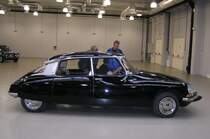 Citroen DS mit funktionierendem Fahrwerk. Foto: 17.10.2010, Sonderausstellung zur Mecsek Rallye.