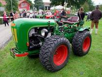 HOLDER A-12 mit der FahrgNR A16919 posiert sich bei der Oldtimerausstellung in M�nsteuer;100808