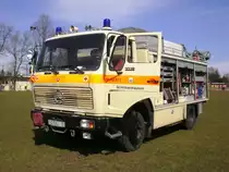 R�stwagen des BRK-Kreisverbandes Neuburg-Schrobenhausen; Eigenbau der Bereitschaft Schrobenhausen auf Basis eines verungl�ckten Feuerwehr-R�stwagens, der wieder aufgebaut wurde. Ausstattung: medizinische (Feldbetten,...) und technische (Werkzeuge, Stromaggregat,...) Fahrzeugseite. Einsatz bei Gro�schadensereignissen (Errichtung von Versorgungszelten etc.) und Gro�veranstaltungen; Standort: Schrobenhausen
