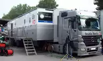 Der �bertragungswagen 1 von der Produktionsfirma Studio Berlin (sitzen in Berlin-Adlershof), hier im Einsatz bei einer Fu�ball�bertragung im Stadion des FC St. Pauli in Hamburg. (C) Matthias R�he