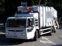 RENAULT,M�llwagen Nr.5183 tourt durch die Stra�en von Br�ssel;100831