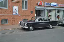 Mercedes 200 in Lehrte, am 30.10.10.