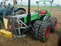 Holder A50, Schmalspurtraktor mit Zwillingsbereifung zur besseren Traktion und niedrigen Bodenverdichtung, Baujahr 1981, 3-Zyl.Diesel mit 2356ccm und 50PS, Traktorentreffen Hausen/M�hlin, Sept.2010