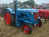 Hanomag R324S, 3-Zyl.Diesel mit 2100ccm und 27PS, von 1959-62 wurden ca.12400 St�ck gebaut, Traktorentreffen Hausen/M�hlin, Sept.2010