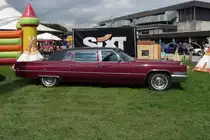 L�nge l�uft: Der Cadillac Fleetwood der dritten Generation, gebaut 1971-1976, war die gr��te Baureihe aller Cadillacs. Gesehen auf der US-Car-Show in Grefrath im August 2010.