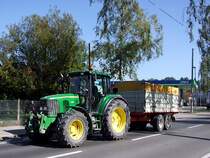 6320 eilt mit dem Tandemkipper durch das Stadtgebiet von Ried;101010