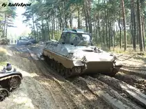 Marder Fahrschulpanzer im Gel�nde September 2005