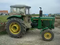 John Deere 2020 LS, 4-Zyl.Diesel mit 3320ccm und 60PS, von dem Typ wurden von 1967-72 �ber 10300 St�ck gebaut, Traktorentreffen Hausen/M�hlin, Sept.2010
