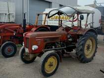 Schlter S650V, 4-Zyl.Diesel mit 4328ccm und 56PS, von dem Typ wurden zwischen 1963 und 1966 800 Stck gebaut, Traktorentreffen in Hausen an der Mhlin, Sept.2010
