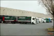 MAN TGX 26.440XXL von H�HLSCHEN SPEDITION aus Wuppertal. (Bochum-Riemke am 04.11.2010)