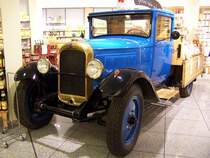 =Citroen C 4 Pritschenwagen (Bauzeit dieser Modelle von 1928 - 1932), gesehen im  April 2007 in einem Lebensmittelmarkt in Trier