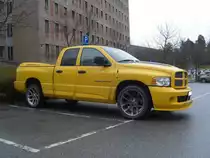 Dodge Ram SRT-10 Quad Cab Yellow Fever Edition (500 Fahrzeugen gebaut). Danderyd Schweden. Am 10.04.2008