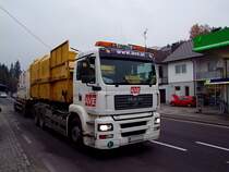 MAN TGA26.460 fhrt mit den beiden Precontainern Richtung Betriebsttte Perg ;101102