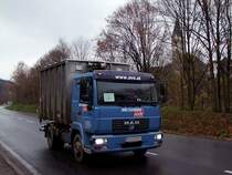 MAN mit Spezialaufbau zur Tierkrperbeseitigung;101108