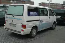 VW Bus, Kamerawagen des NDR (Kiel) im Einsatz in Kiel am 08. November 2008. Mit diesem Fahrzeug fahren Kameramann, Kameraassistent und Redakteur durch Schleswig-Holstein und drehen tagesaktuelle Beitr�ge f�r NDR Fernsehen. (C) Matthias R�he 
