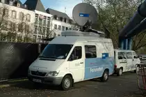 Dieses Foto zeigt einen �bertragungswagen des Westdeutschen Rundfunks (WDR, K�ln) von Mercedes. Es entstand am 11. November 2008 in K�ln. Es handelt sich um ein so genanntes SNG (Satelliten-�-Wagen). (C) Matthias R�he