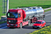 MB Actros Tankaufbau  B. Joosten  auf er A61 bei Weilerswist - 21.10.2010