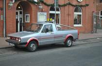 WV PKW, in Lehrte/Bahnhofstrae mit Sonderaufbau, in der Bahnhofstrae/Lehrte am 28.11.10
