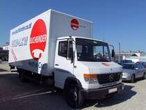 MB-816D einer KFZ-Verleihfirma wartet einige Ausstellungsstcke von der int. Musikmesse in Ried abzutransportieren;101010