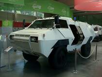 Unimog U 1700L ist die Basis fr diesen gepanzerten Aufbau von Thyssen vom Typ TM 170, Baujahr 1984-89, 6-Zyl.Diesel mit 168PS, 9 Mann Besatzung,
Unimog Museum Gaggenau, Aug.2010