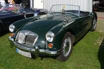 MG A 1600 vor den Hallen des Flugplatzes Niershorst (Grefrath, 11.9.2010)