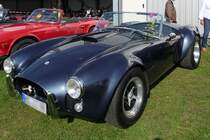 Eine AC Cobra von 1998 vor den Hallen des Flugplatzes Niershorst (Grefrath, 11.9.2010)