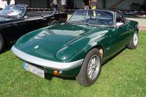 Lotus Elan Cabrio (Typ 45) vor den Hallen des Flugplatzes Niershorst (Grefrath, 11.9.2010)