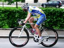 Startnummer139 hat beim Radrennen um den groen Preis der Firma EUROL  das Ziel schon vor seinen Augen;100530