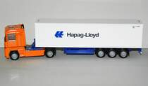 Renault Magnum 40ft. Khlcontainer-Sattelzug  Hapag Lloyd  