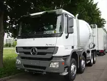 Ein Mercedes Benz Actros Betonmischer am Branchen Informations Center in W�rth am 12.06.09
