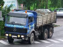 2635 karrt Lehm zu einer Deponie;101001 