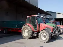 LINDNER-Geotrac70 wartet mit dem Einachsh�nger auf die Entladung;100810