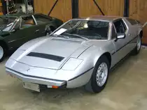 Maserati Bora 4.9. 1976 - 1978. Der Bora wurde bereits 1972 vorgestllt. Bis 1975 tat ein als Mittelmotor verbauter 4.7 V8-motor im Bora Dienst. Ab 1976 wurde der Hubraum des Bora auf 4.9l erh�ht und die Leistung stieg auf 320 PS. D�sseldorfer Meilenwerk 12.12.2010.