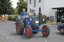 Lanz 7506 der Traktorenfreunde Mackenzell bei einem Festzug in 36100 Petersberg-Marbach im Sommer 2007