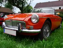 MG-B nimmt an der Oldtimerausstellung der FF-M�nsteuer teil;100808