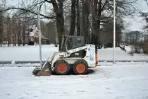 Kleinbagger im Lehrte, am 09.12.10