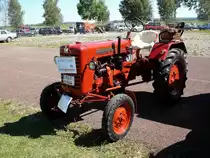 Farmall, amerikanischer Ackerschlepper Baujahr 1957 mit 17PS, Oldtimertreffen Bad Buchau, Juni 2005