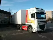 DAF-Sattelzug am 15.November 2010 im Neubaugebiet von Bergen/R�gen.