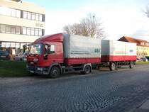 IVECO-Fahrschule-LKW am 15.November 2010 am Straenrand in Bergen/Rgen.